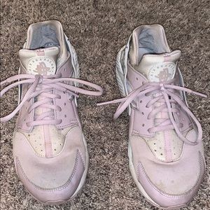 Nike Shoes - Nike Huaraches Nike Shoes - Nike Huaraches